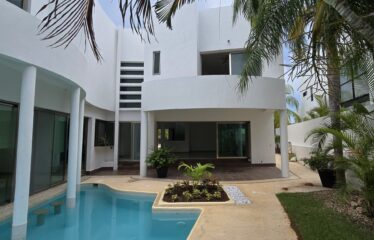 Casa en Lagos del Sol, Cancún Q.R.